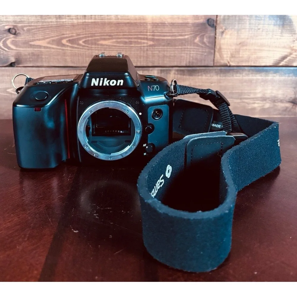 Nikon N70 35mm Film SLR Nikon AF Nikkor 35-80mm Lens Untested Includes Bag